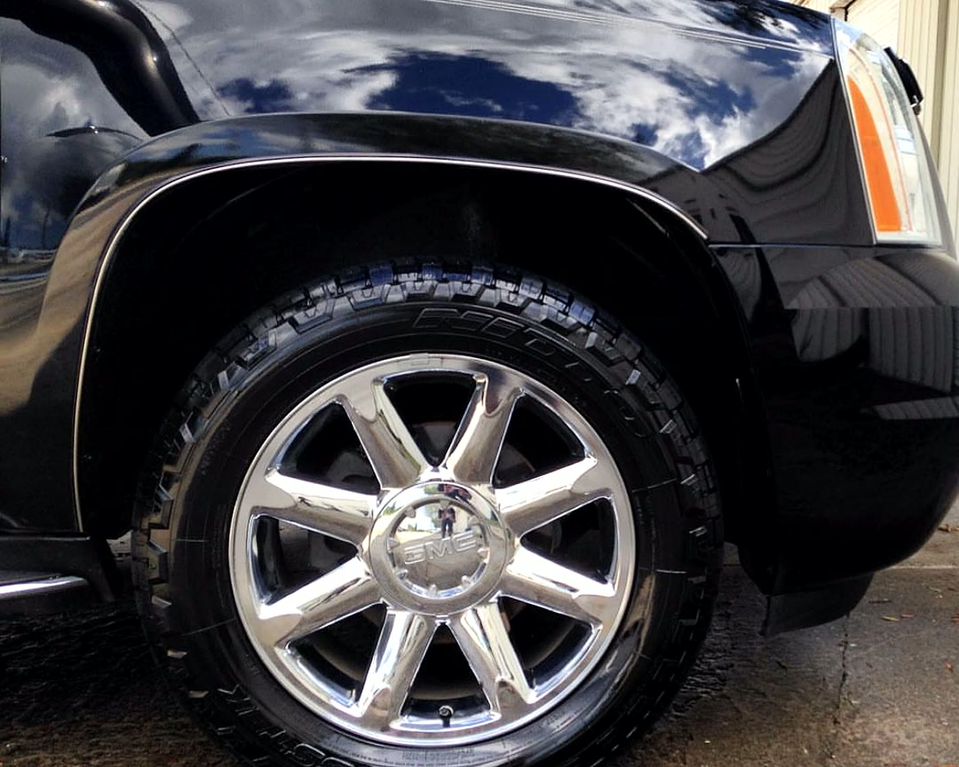Wheel and tire detail